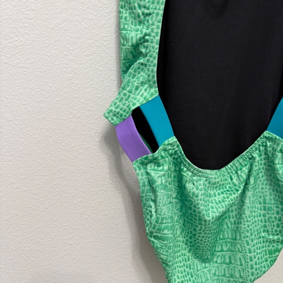 Speedo Printed Twist Back One Piece - Green, 38/12, NWT - Picture 6 of 9